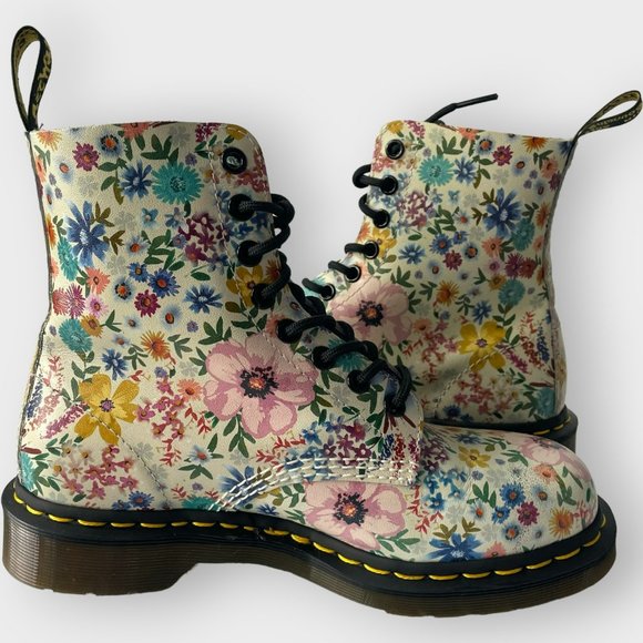 Dr. Martens Pascal Wanderlust Boots Floral Bone Mallow Leather Lace Up US Size 7 - Picture 5 of 16